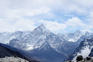 Photo of a high mountain.