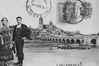 A black-and-white postcard of the city of Salamanca, Spain, from the 1940s